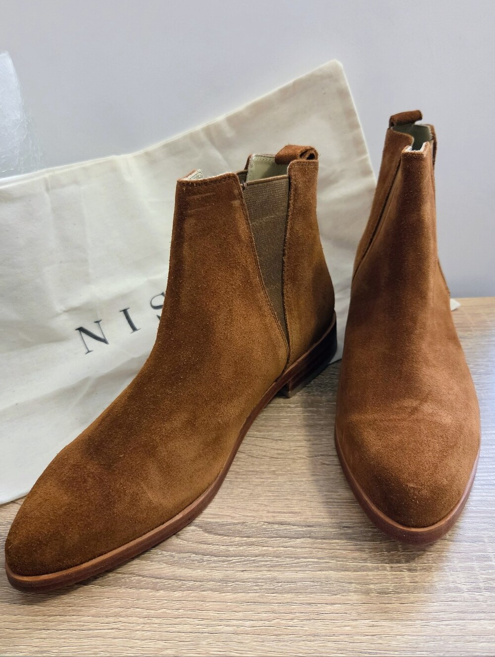New Nisolo Everyday Chelsea Boots - Nutmeg Brown Suede Size 7.5